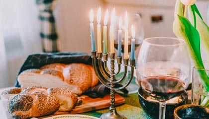 九游APP官网-长传长射：场上那些令人震惊的远距离奇迹，长传集锦